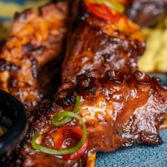 Pulpo a la brasa con patatas cachelo y pimentón