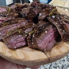 tira de asado y familia de tras